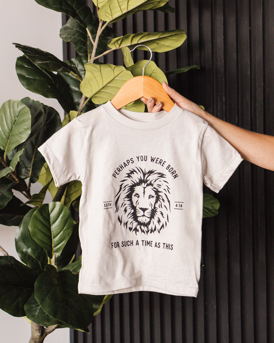 Esther Lion Tee - Youth - Stone