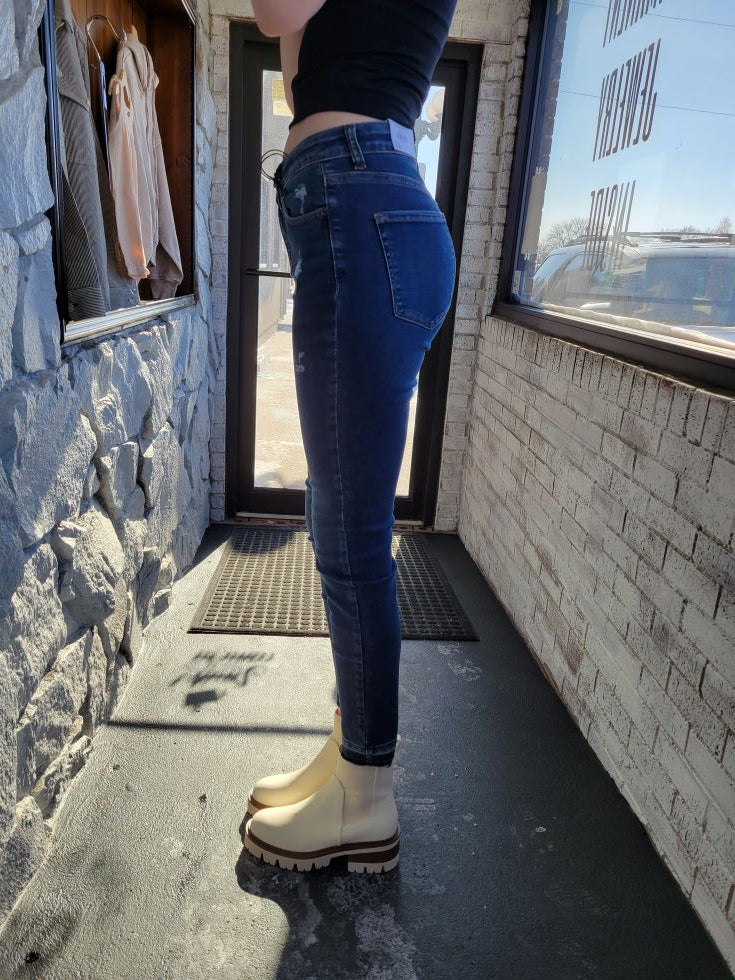 Lola's Ankle Skinny Jean