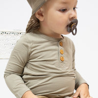 HENLEY LONG SLEEVE- Mushroom