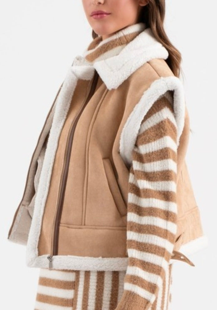 Contrast Zip Up Vest